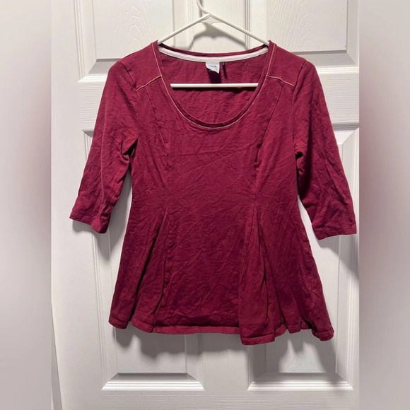 akemi + kin Tops - Anthropologie Akemi + Kin Half Sleeve Small Top